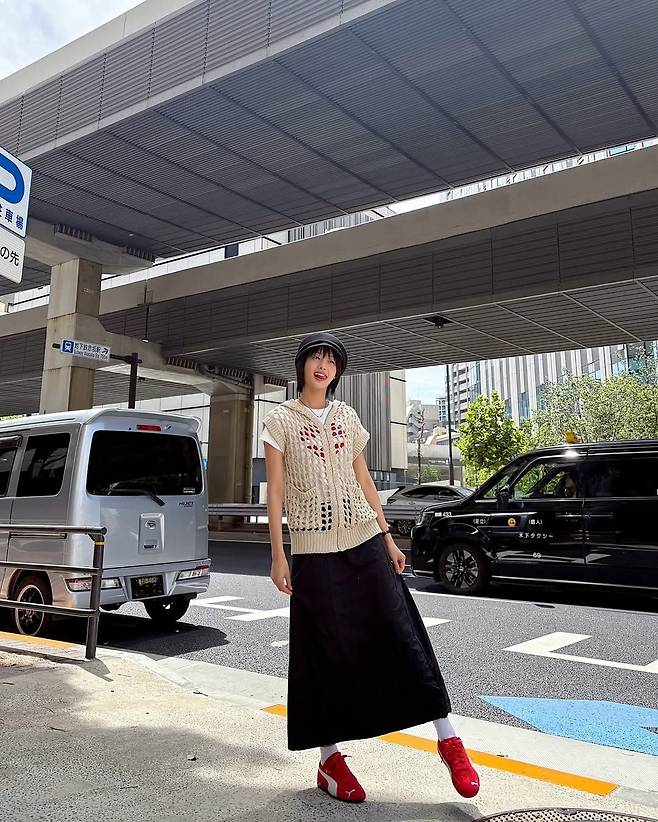 스피드캣 운동화를 착용한 민니 인스타그램 @min.nicha