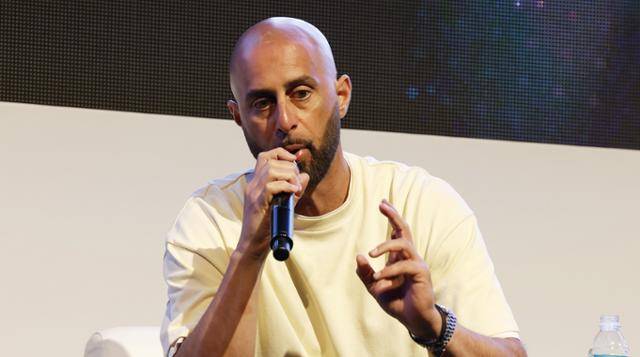 가지 샤미 미국 독립 음반사 엠파이어 CEO가 10일 서울 용산구 그랜드하얏트호텔에서 열린 뮤직·엔터테인먼트 페어 ‘뮤콘 2025’에서 ‘엠파이어가 그리는 새로운 음악 비즈니스 패러다임’을 주제로 기조 강연을 하고 있다. 한국콘텐츠진흥원 제공