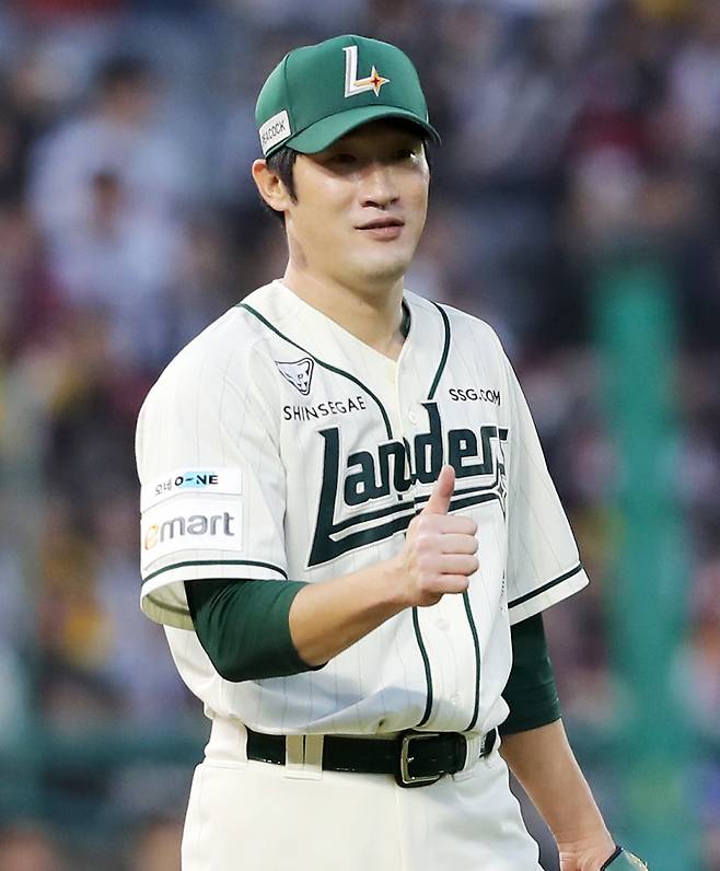 현재 2군에서 투구 동작에 변화를 주는 등 절치부심하며 기회를 기다리는 박종훈. SSG 제공