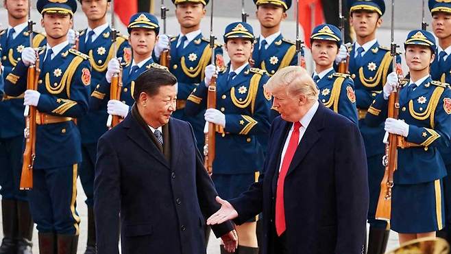 2017년 11월 중국을 방문한 도널드 트럼프 미국 대통령과 시진핑 중국 국가주석 [홍콩 SCMP 캡처]