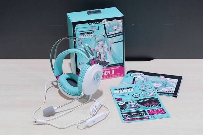 에이수스 TUF Gaming H1 Gen II 하츠네 미쿠 에디션 패키지 / 출처=IT동아