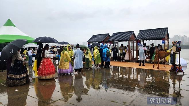 17일 서울 여의도 한강공원에서 열린 '케이 데이 인 한강'(K-day in Hangang). 사진=신용현 기자