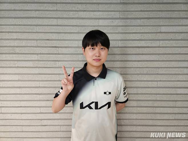 ‘에이밍’ 김하람이 17일 오후 5시 서울 종로구 롤파크 LCK 아레나에서 열린 ‘2025 LCK’ 플레이오프 패자조 1라운드 BNK와의 경기가 끝난 뒤 쿠키뉴스와 인터뷰를 하고 있다. 송한석 기자