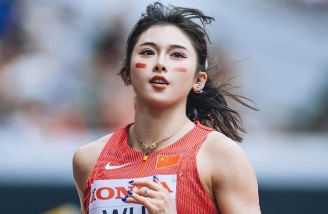 중국 최고의 허들 선수로 평가 받고 있는 우얀니가 일본 도쿄에서 열린 세계 육상 선수권대회에서 예선 탈락하며 준결승 진출이 좌절됐다. [사진출처 = 인스타그램]