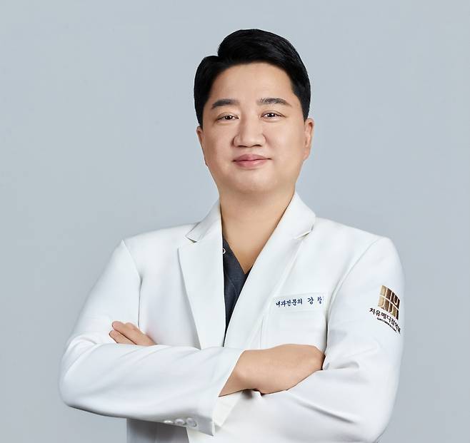 포항 치유메디컬 내과 전문의 강창준 원장은 “건강검진 시기를 나이만으로 결정할 문제가 아니라 개인의 생활습관과 가족력, 위험 인자를 종합적으로 고려해야한다”고 조언한다.