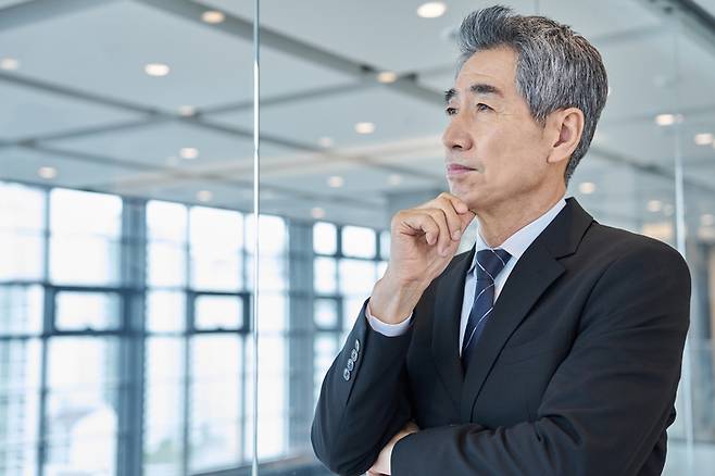 김영호(65) 씨는 자산이 100억원에 육박하지만, 상속세를 낼 현금이 부족했다. 가업을 물려줄 계획이었지만, 좀처럼 자금을 마련할 방법이 떠오르지 않았다. 고민 끝에 선택한 건 법인 명의 보험, 그 안에 해답이 담겨 있었다. [게티이미지뱅크 제공]