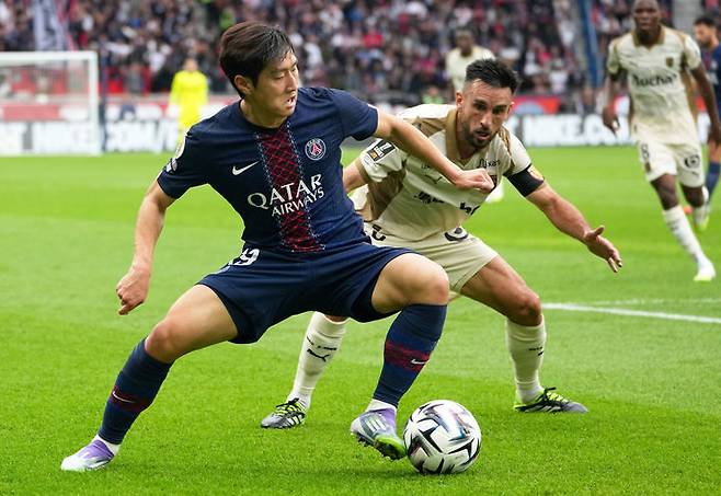 [파리=AP/뉴시스] 프랑스 프로축구 리그1 파리 생제르맹(PSG)의 이강인. 2025.09.14.