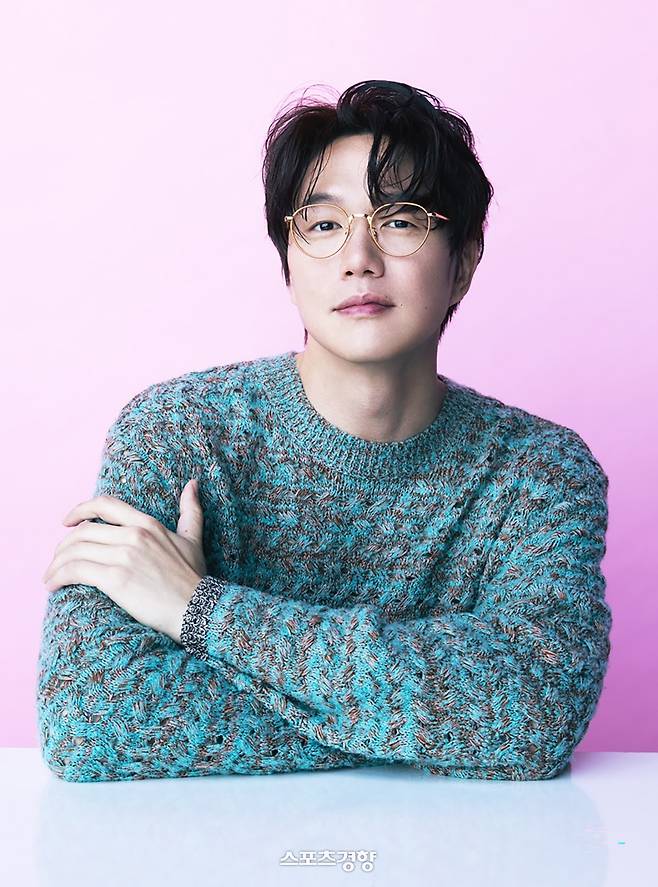 1인 기획사 미등록 사실로 경찰에 고발된 가수 성시경. 경향신문 자료사진