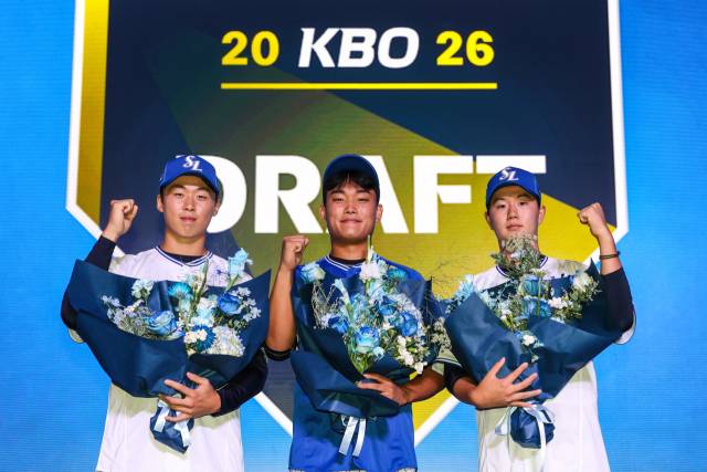 삼성 라이온즈가 2026 신인 드래프트에서 지명한 서울고 이호범, 서울컨벤션고 김상호, 경남고 장찬희(왼쪽부터). 삼성 제공