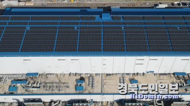 포스코퓨처엠이 2024년 광양 양극재 공장 지붕에 준공한 태양광 발전 설비. 사진=포스코퓨처엠 제공