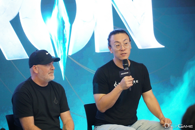 김민호(민킴) CSO는 콘솔 플랫폼에서도 경쟁과 조작의 재미를 충분히 즐길 수 있게 개발 중이라고 설명했다.