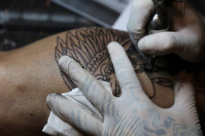 문신이 여러개 있을 경우 흑색종 위험이 큰 폭으로 감소하는 것으로 나타났다. [사진=게티이미지뱅크]