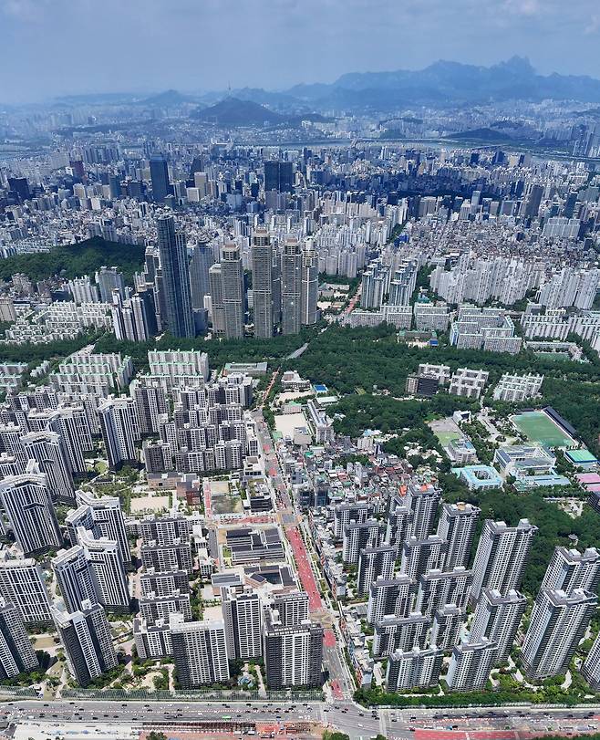 2025년 9월 7일 서울 강남구 상공에서 바라본 서울 시내 부동산의 모습 / 오종찬 기자