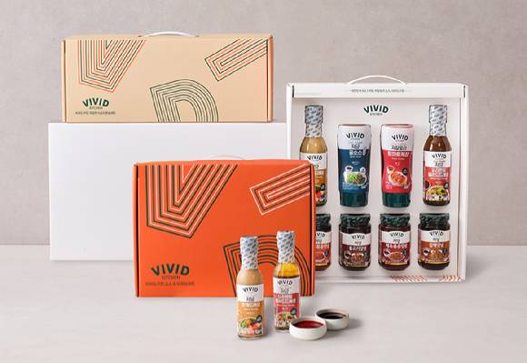 동원홈푸드가 추석을 맞아 비비드키친 저당·저칼로리 소스 선물세트 3종을 선보인다. [사진=동원홈푸드]