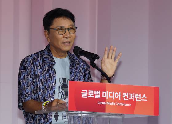 이수만은 지난해 설립한 A2O 엔터테인먼트에 대해 "알파 투 오메가란 의미로, 엔터테인먼트의 전 과정을 아우르겠다는 포부를 담았다"고 말했다. 장진영 기자 / 20250918