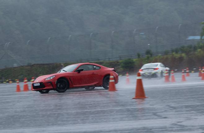 지난 16일부터 1박 2일간 진행했던 '토요타 가주 레이싱 모터스포츠 클래스'. 토요타 제공&nbsp;