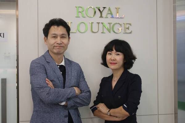 박성훈 NH농협은행 종로금융센터 지점장, 권혜경 NH농협은행 종로금융센터 지점장. 이현정 기자