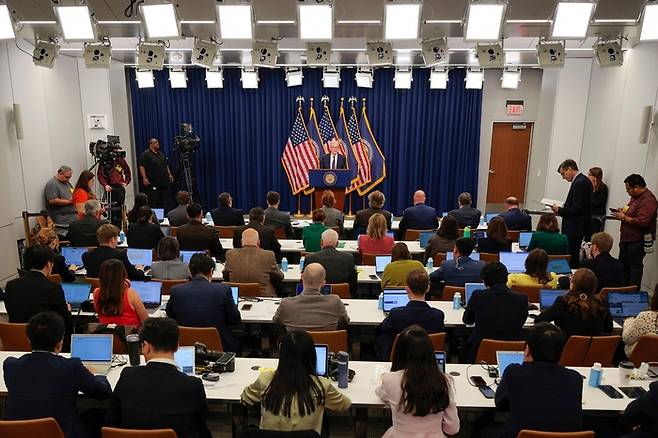 워싱턴 D.C. 연준 본부에서 열린 연방공개시장위원회(FOMC) 이틀간의 회의 직후 기자회견에서 발언하고 있다. [AFP = 연합뉴스]