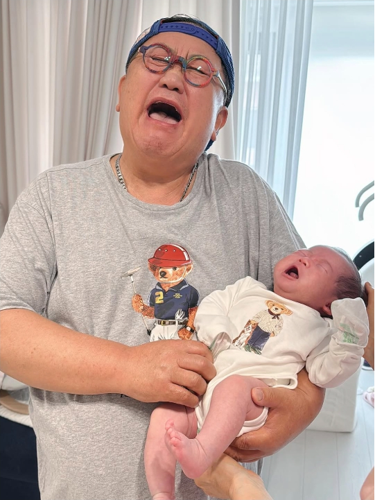 이용식  딸 이수민은 SNS에 손녀와 아버지의 일상을 공개했다.사진=이수민 SNS