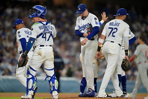 스넬은 7회 교체를 위해 올라온 데이브 로버츠 감독을 돌려보낸 뒤 직접 이닝을 끝냈다. 사진= Jayne Kamin-Oncea-Imagn Images= 연합뉴스 제공