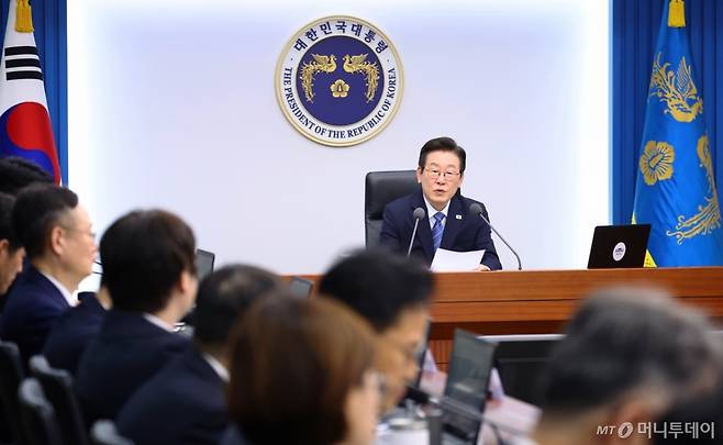 [서울=뉴시스] 최동준 기자 = 이재명 대통령이 18일 서울 용산 대통령실 청사에서 열린 수석보좌관회의에서 발언하고 있다. (대통령실통신사진기자단) 2025.09.18. photocdj@newsis.com /사진=