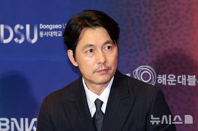 [부산=뉴시스] 박진희 기자 = 정우성 배우가 18일 부산 해운대구 시그니엘 그랜드 볼룸에서 열린 제34회 부일영화상 시상식에 참석하고 있다. 2025.09.18. pak7130@newsis.com