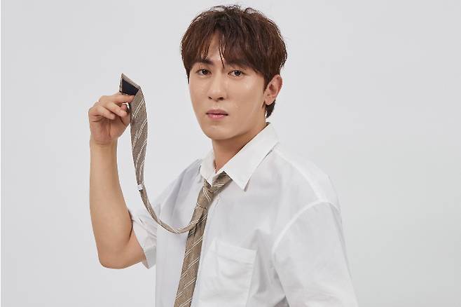 김원훈은 차정원(카더가든)과의 호흡에 대해서도 언급했다. 그는 "제가 하는 얘기에 너무 빵빵 터지시더라"며 "연기인 줄 알았는데 진짜였다. 정원이는 촬영 전날 술에 취한 목소리로 내일 어떻게 해야하느냐고 걱정하지만, 막상 현장에 오면 재미있게 잘 한다"고 말했다. 쿠팡플레이 제공