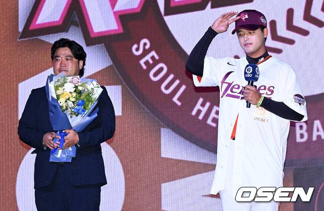 돌발 상황에도 침착하게 인터뷰 이어 나간 박준현