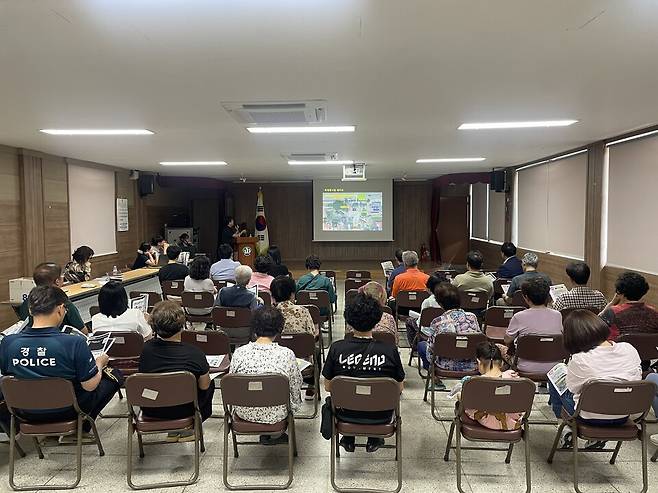 군위군이 9월16일 진행한 '낭만플랫폼 화본축제' 주민설명회 현장 ⓒ군위군