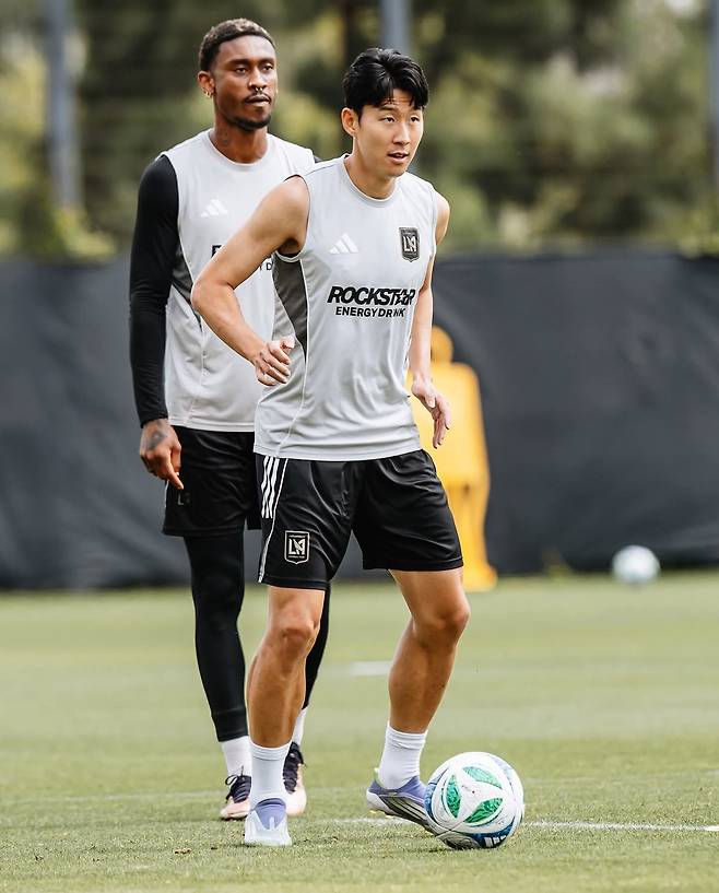 LAFC 손흥민이 레알 솔트레이크와 MLS 원정경기를 앞두고 클럽하우스 ‘퍼포먼스센터’에서 훈련하고 있다. 사진출처｜LAFC 페이스북