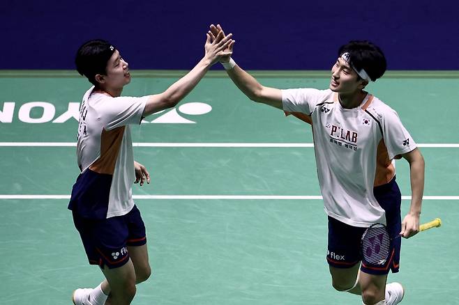 김원호(오른쪽)와 서승재.     AFP연합뉴스