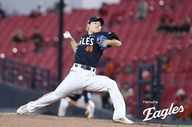 ▲ 좋은 투구로 불펜 데이의 시작을 힘차게 알린 윤산흠 ⓒ한화이글스