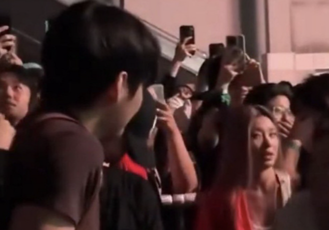 뷔와 리정이 타일러 콘서트에서 목격됐다. 사진| SNS