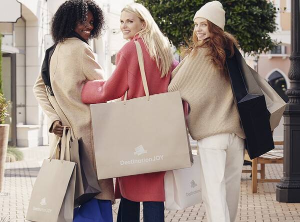 맥아더글렌 디자이너 아웃렛이&nbsp;9월29일부터 10월26일까지&nbsp;한국 고객을 대상으로 '풍성한 한가위 WOW(World of Wonders)' 캠페인을 진행한다 /&nbsp;맥아더글렌 디자이너 아웃렛