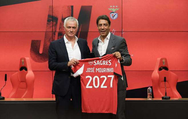 조제 모리뉴 감독(왼쪽). 사진=벤피카