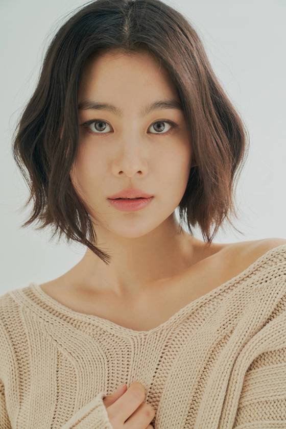 배우 윤선아. 새벽엔터테인먼트 제공.