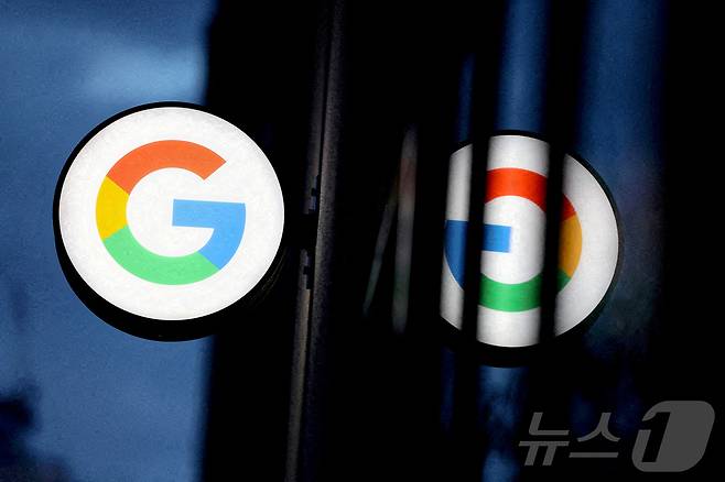 미국 뉴욕 맨해튼 구글 스토어에 설치된 구글 간판. 2021.11.17/ ⓒ 로이터=뉴스1