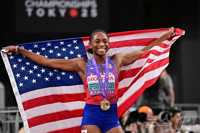 멀리사 제퍼슨 우든이 세계육상선수권대회 여자 100m와 200m를 석권했다. ⓒ AFP=뉴스1