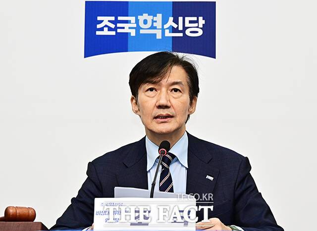 조국 비상대책위원장의 복귀에도 조국혁신당의 지지율은 반등하지 못하고 있다. 승부수를 띄웠던 호남 민심마저 흔들리면서, 당 안팎의 고민도 깊어지는 모습이다. /배정한 기자