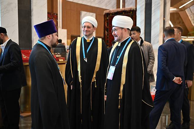 17일 카자흐스탄 아스타나에서 개막한 세계전통종교지도자회의 참석자들./카자흐스탄 상원