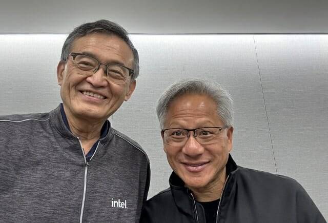 립부 탄 인텔 CEO(왼쪽)와 젠슨 황 엔비디아 CEO. /X 갈무리