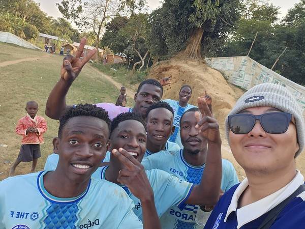 창박골과 치주물루유나이티드 선수들. 창박골 본인 제공