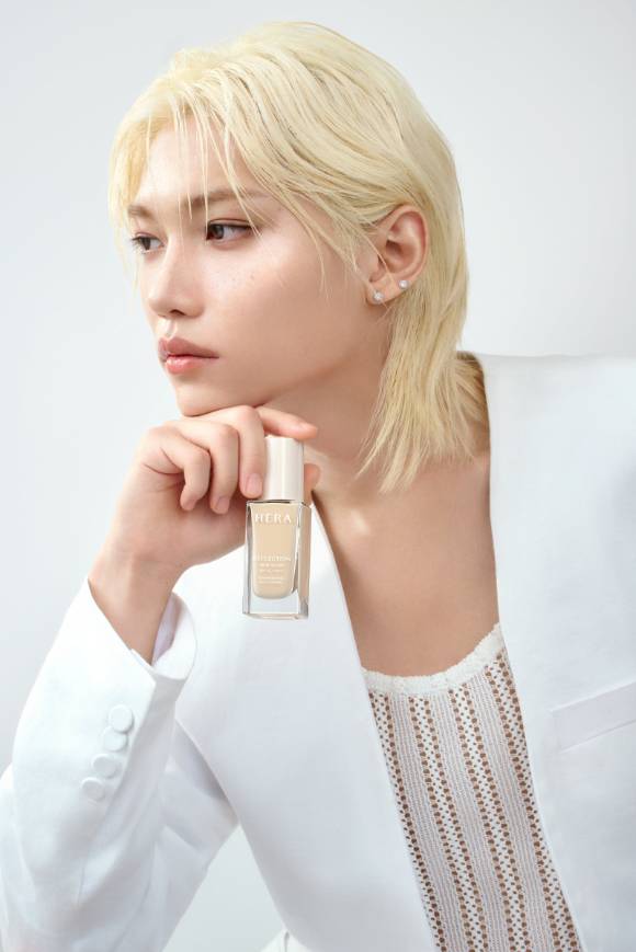아모레퍼시픽 헤라가 보이 그룹 스트레이 키즈의 멤버 필릭스를 새로운 글로벌 앰배서더로 선정했다. 헤라가 남성 뮤즈를 발탁한 건 이번이 처음이다. [사진=아모레퍼시픽]