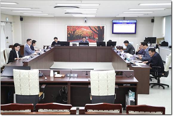 대책 특위 3차 회의가 열리고 있다. [사진=정읍시의회 ]