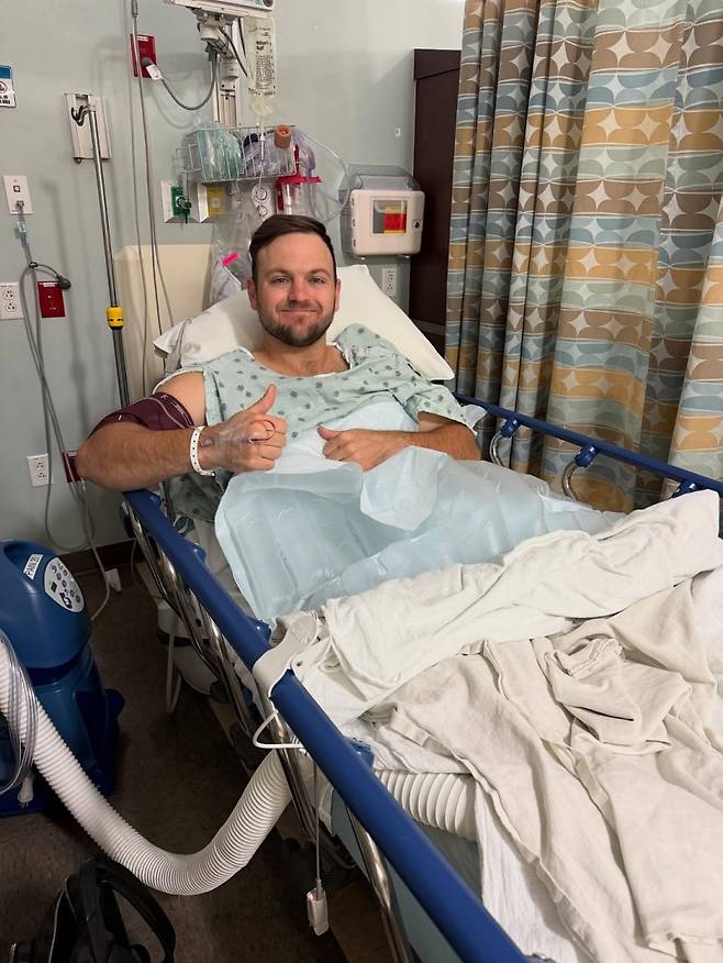 ▲ 수술을 받은 윌 크로우의 모습 [윌 크로우 인스타그램]