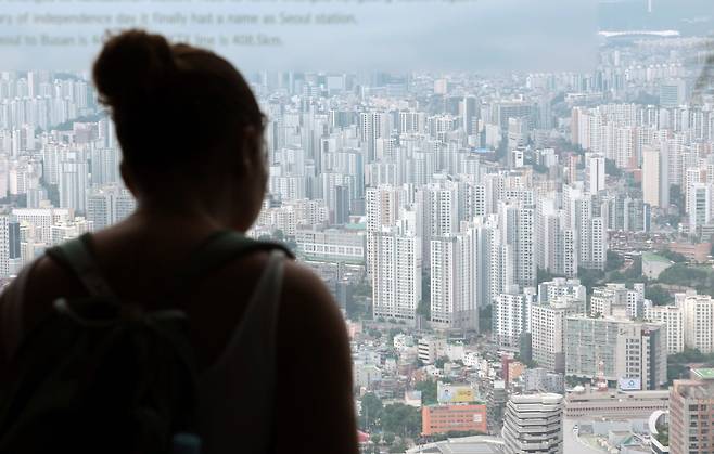 서울 남산 N서울타워에서 바라본 시내 아파트 단지. 사진=연합뉴스
