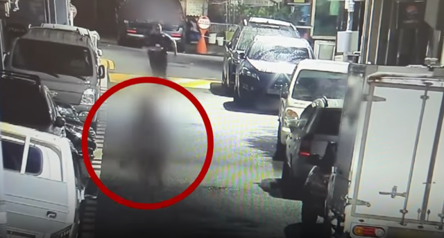 절도 피의자를 쫓는 경찰. 대한민국 경찰청 유튜브