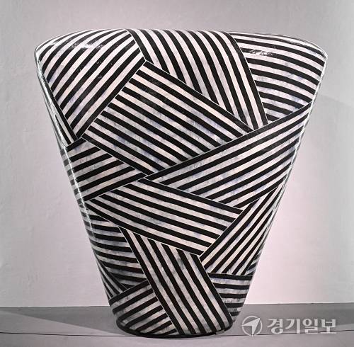 현대도예, 오디세이'에서 가네코 준 작가의 '6'x6' 삼각형 당고' 홍기웅기자
