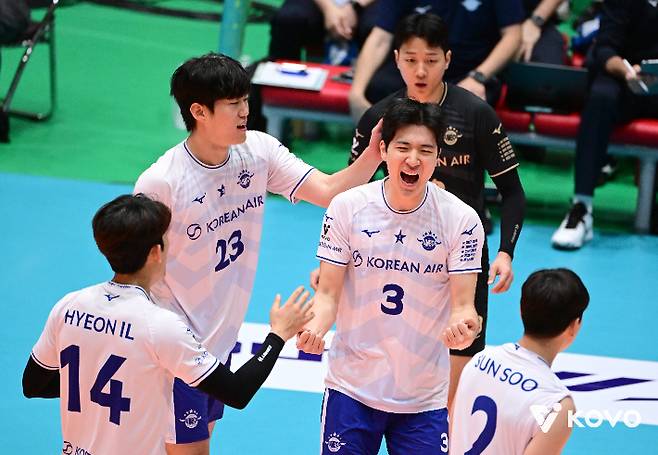 환호하는 대한항공 김준호. 한국배구연맹