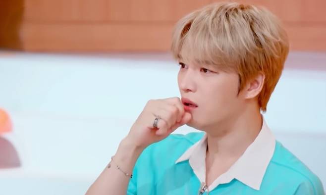 김재중이 처음 듣는 가정사에 눈물을 보인다. KBS 제공